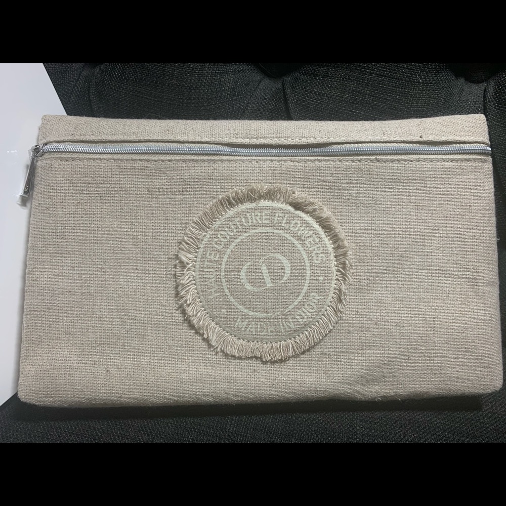 Dior Beauty Pouch with 5 ml Ja’dore Eau de Parfum - Picture 3 of 7